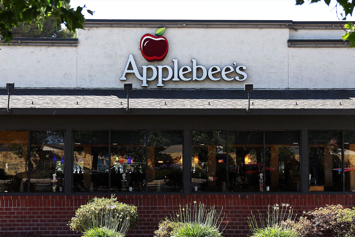 Applebee’s customer arrested and charged with disorderly conduct over an “All You Can Eat” deal