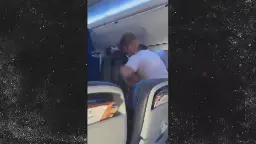 Passenger bites flight attendant on United Airlines flight that took off from MIA, forcing emergency landing - WSVN 7News | Miami News, Weather, Sports | Fort Lauderdale