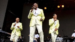 Singer sues hospital, says staff thought he was mentally ill and wasn't member of Four Tops
