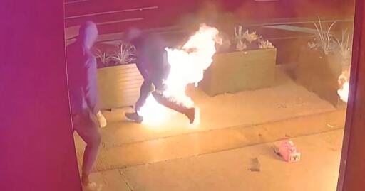 Inept arsonist set his pants on fire